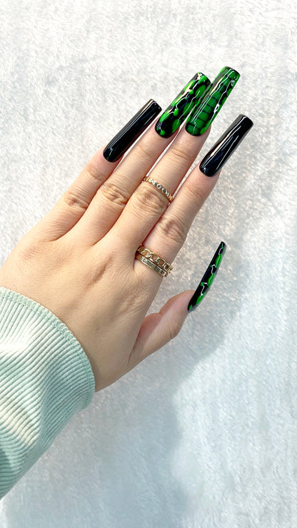 OnyxEmeraldWave Handmade Nails K026