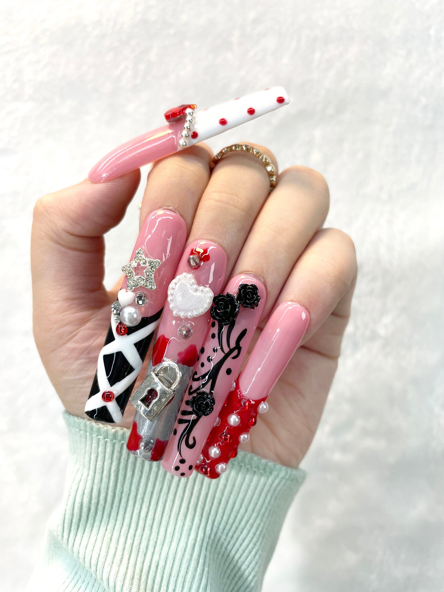 Rouge Elegance Handmade Press-On Nails M094