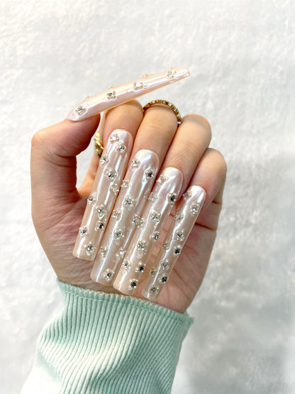 Ethereal Elegance Handmade Press-On Nails L039