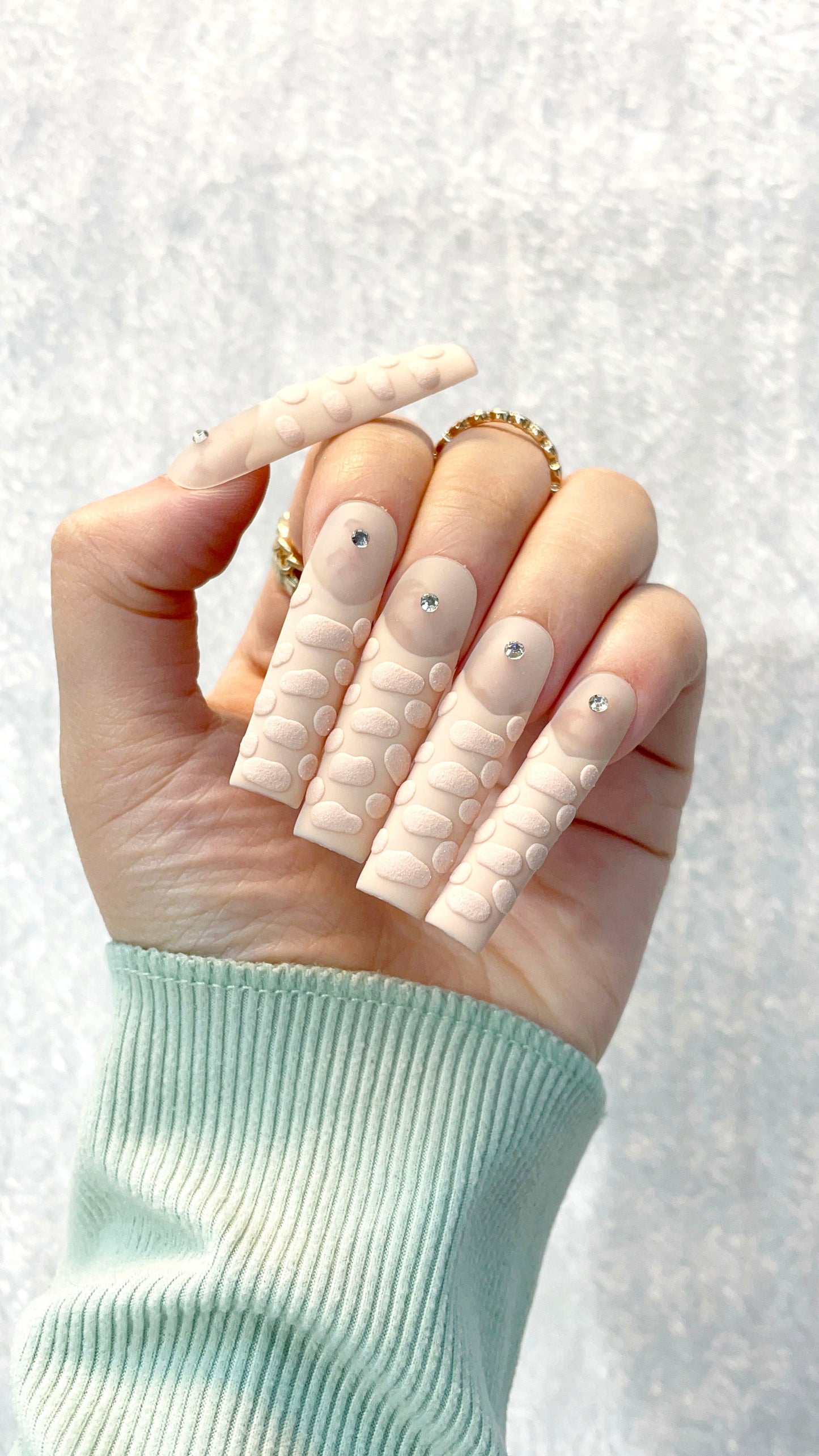 NudeLaceDiamonds Handmade Nails K020