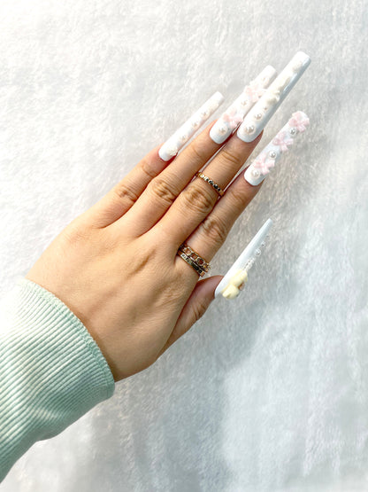 Whimsical White Handmade Press-On Nails L049