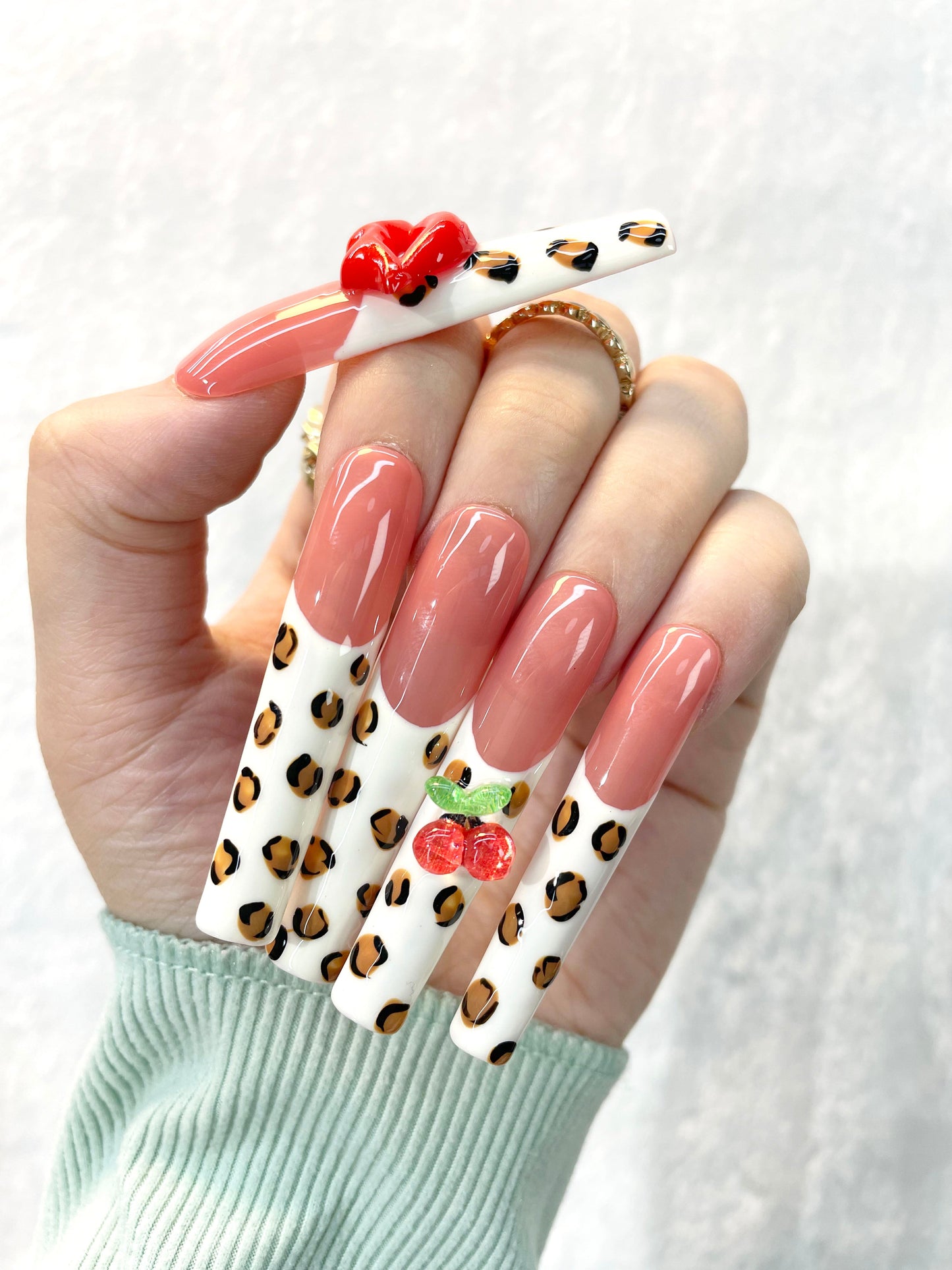 Sweet & Wild Handmade Press-On Nails L176