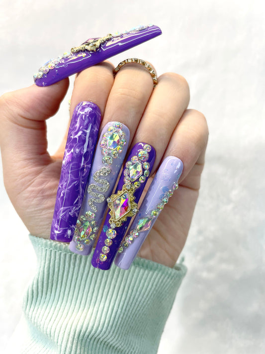 Glamorous Violet Handmade Press-On Nails M085