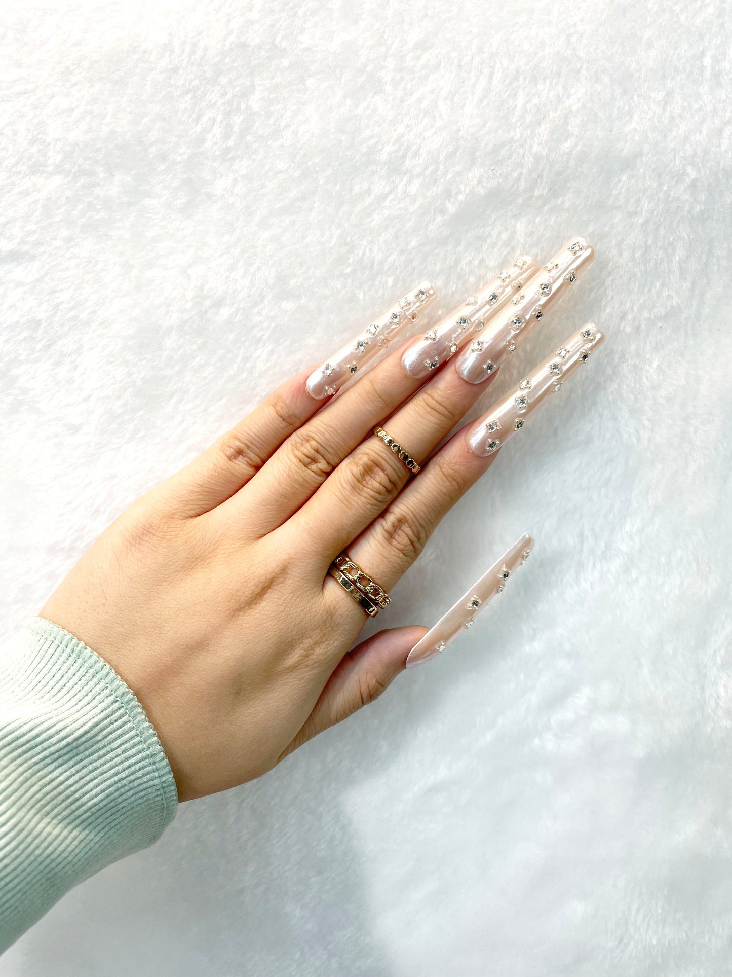 Ethereal Elegance Handmade Press-On Nails L039