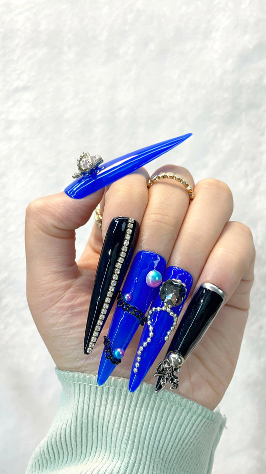 Blue - Black Edge Handmade Press on Nails L042